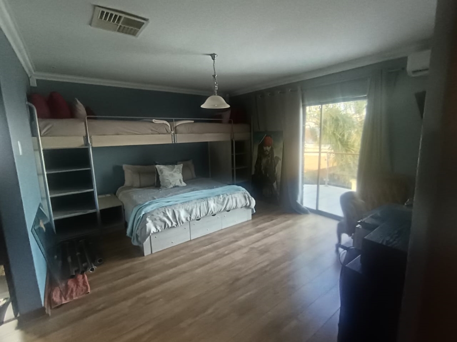 4 Bedroom Property for Sale in Roylglen Gardens Northern Cape